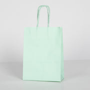12x Papieren tas gedraaid handvat - 16cm x 22cm x 8cm - Licht Groen