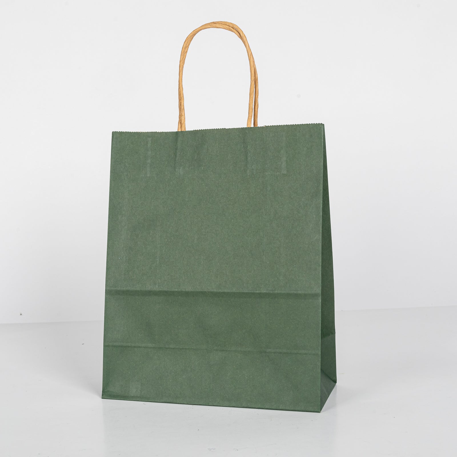 12x Papieren tas gedraaid handvat - 22cm x 27cm x 11cm Olive Green