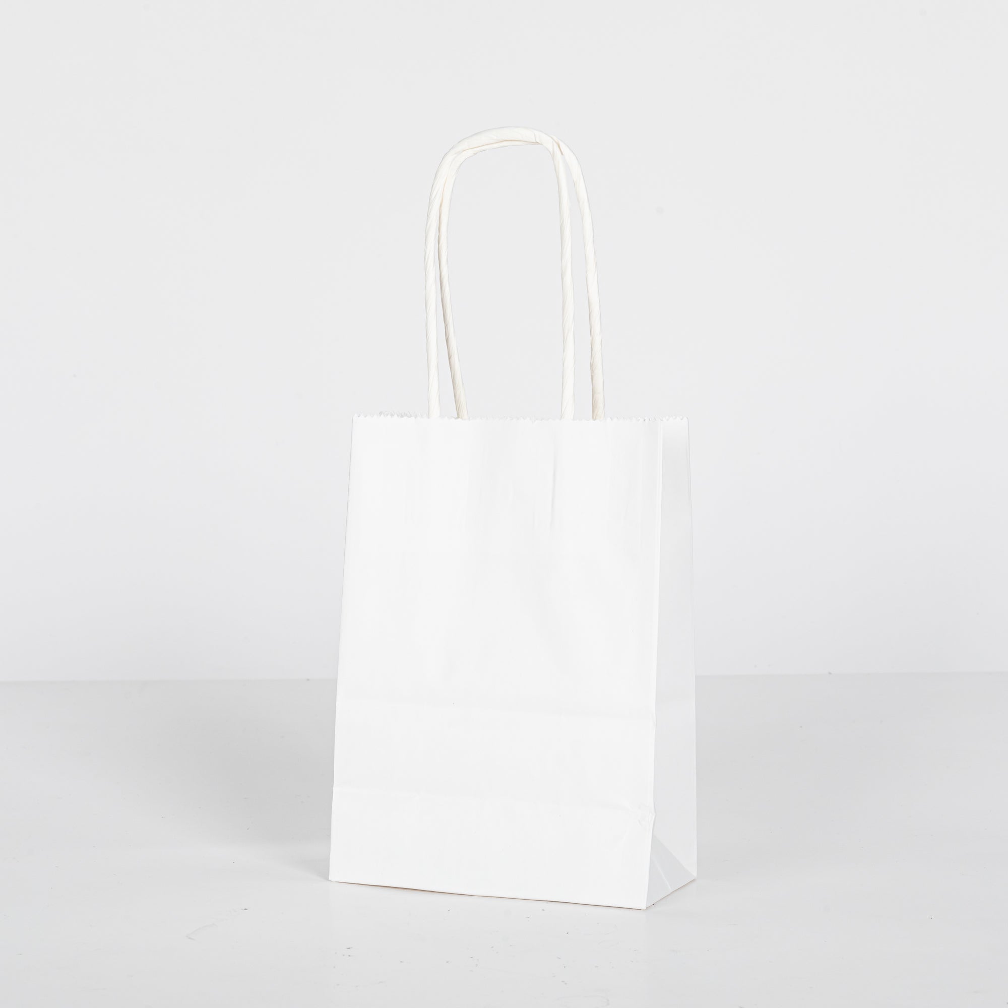 12x Papieren tas gedraaid handvat - 11cm x 15cm x 6cm - Wit