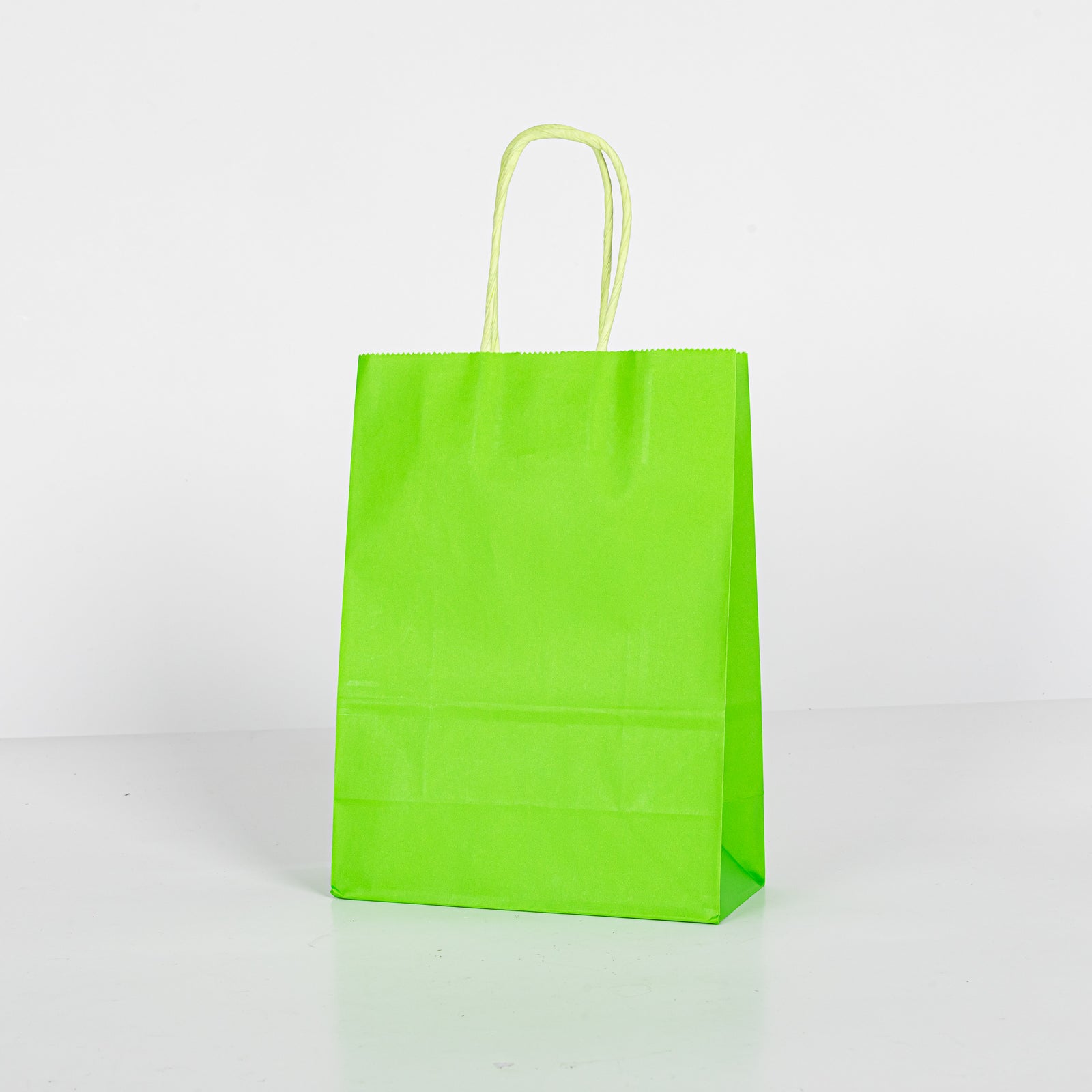 12x Papieren tas gedraaid handvat - 16cm x 22cm x 8cm Fel Groen