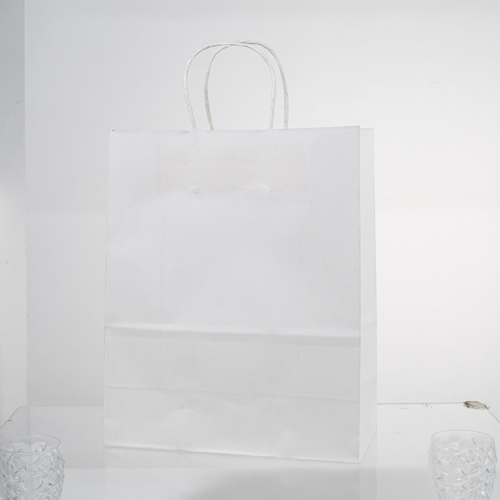 12x Papieren tas gedraaid handvat - 27cm x 21cm x 11cm - Wit