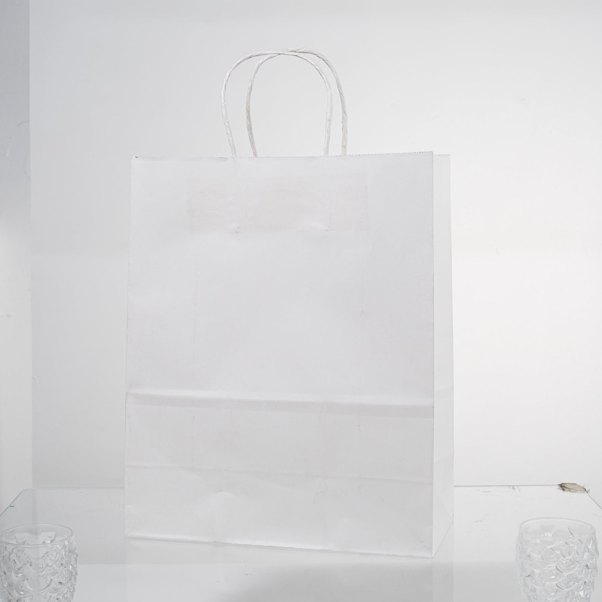 12x Papieren tas gedraaid handvat - 27cm x 21cm x 11cm - Wit