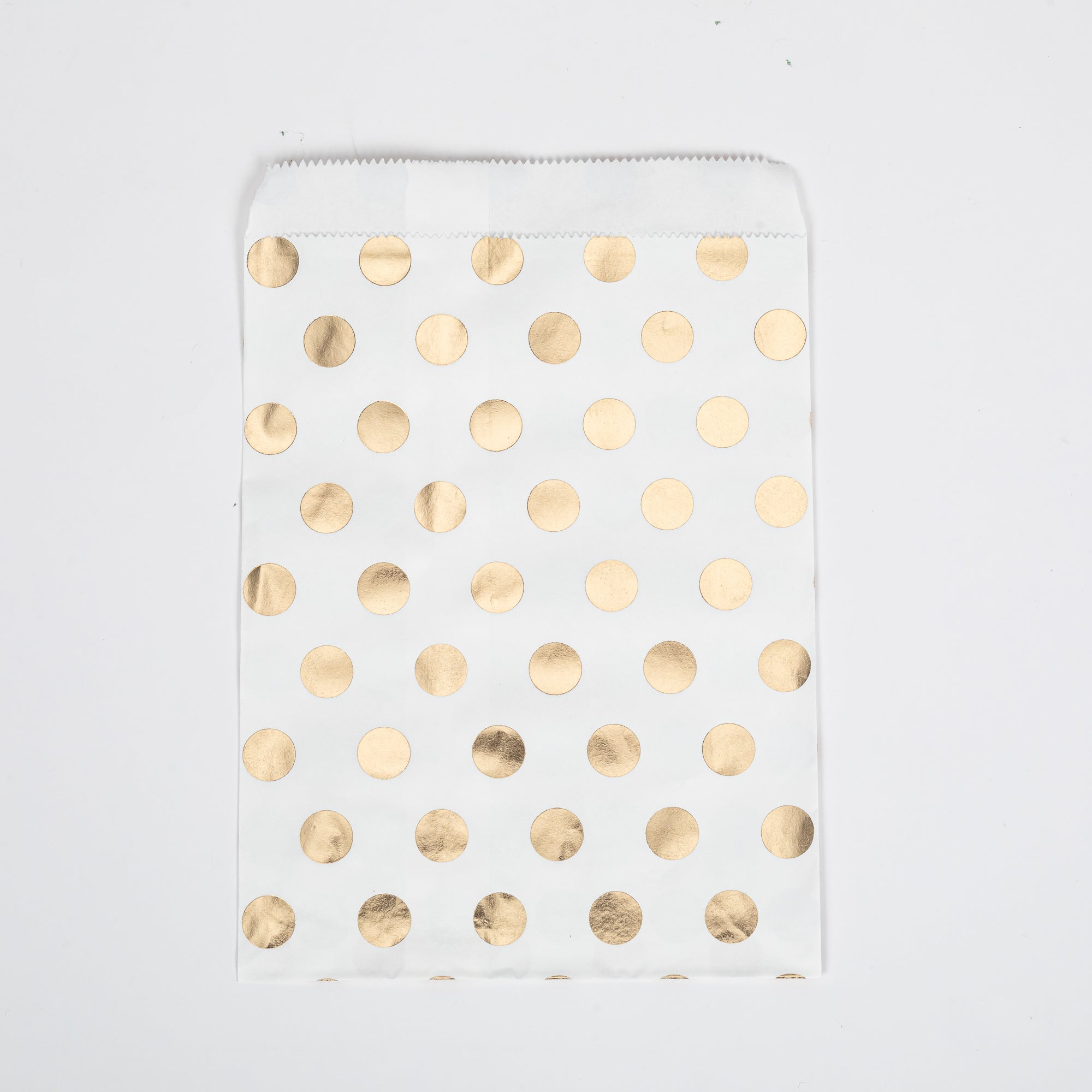 50 stuks Cadeau Papieren Zakjes gestipt kleur Goud 13cm x 18cm