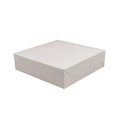 Stapled stack of 50 sturdy recyclable cardboard gebaksdozen boxes 30x30x8cm for cake packaging