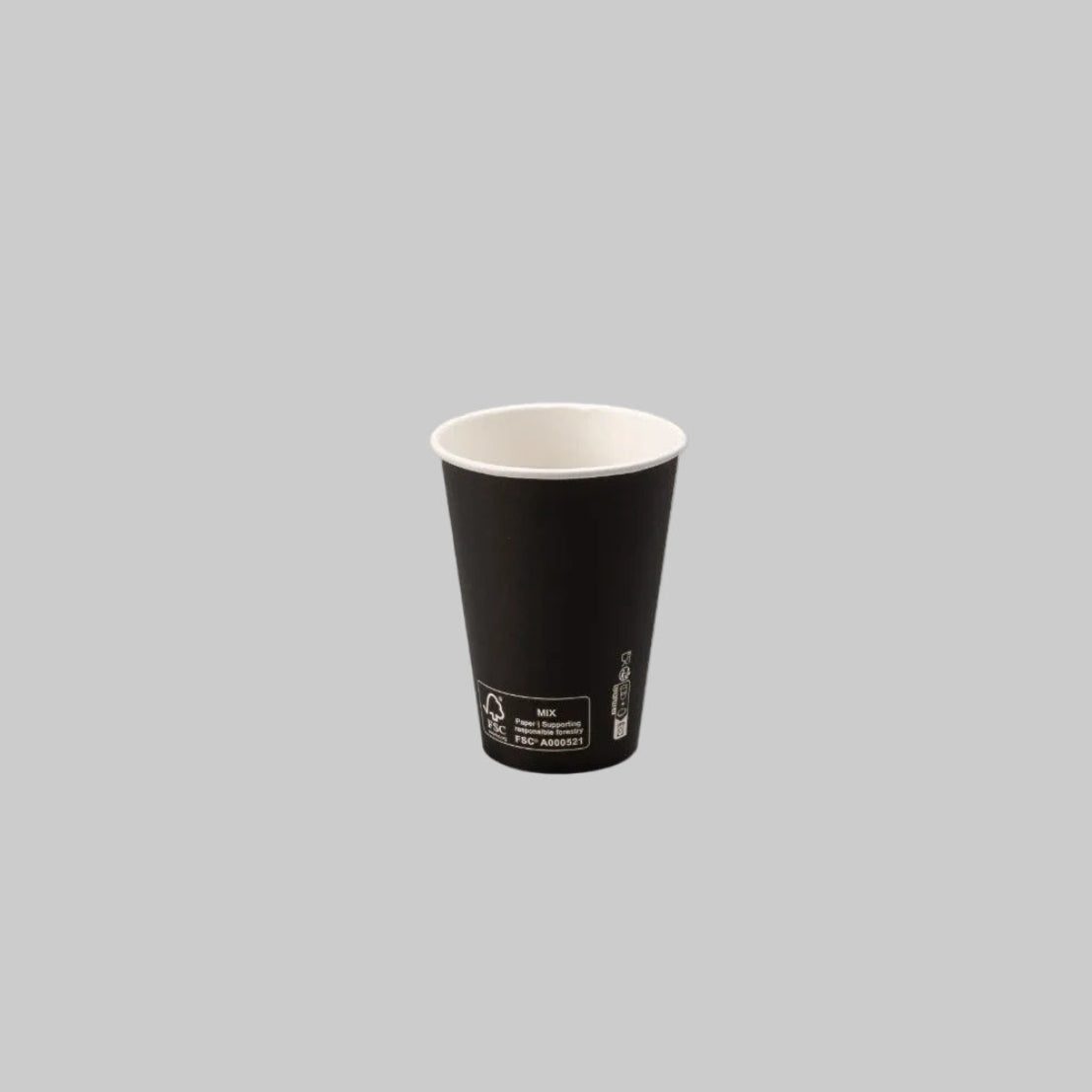 Bulk pack of 500 large black FSC-certified milkshakebekers 560ml for cold beverages