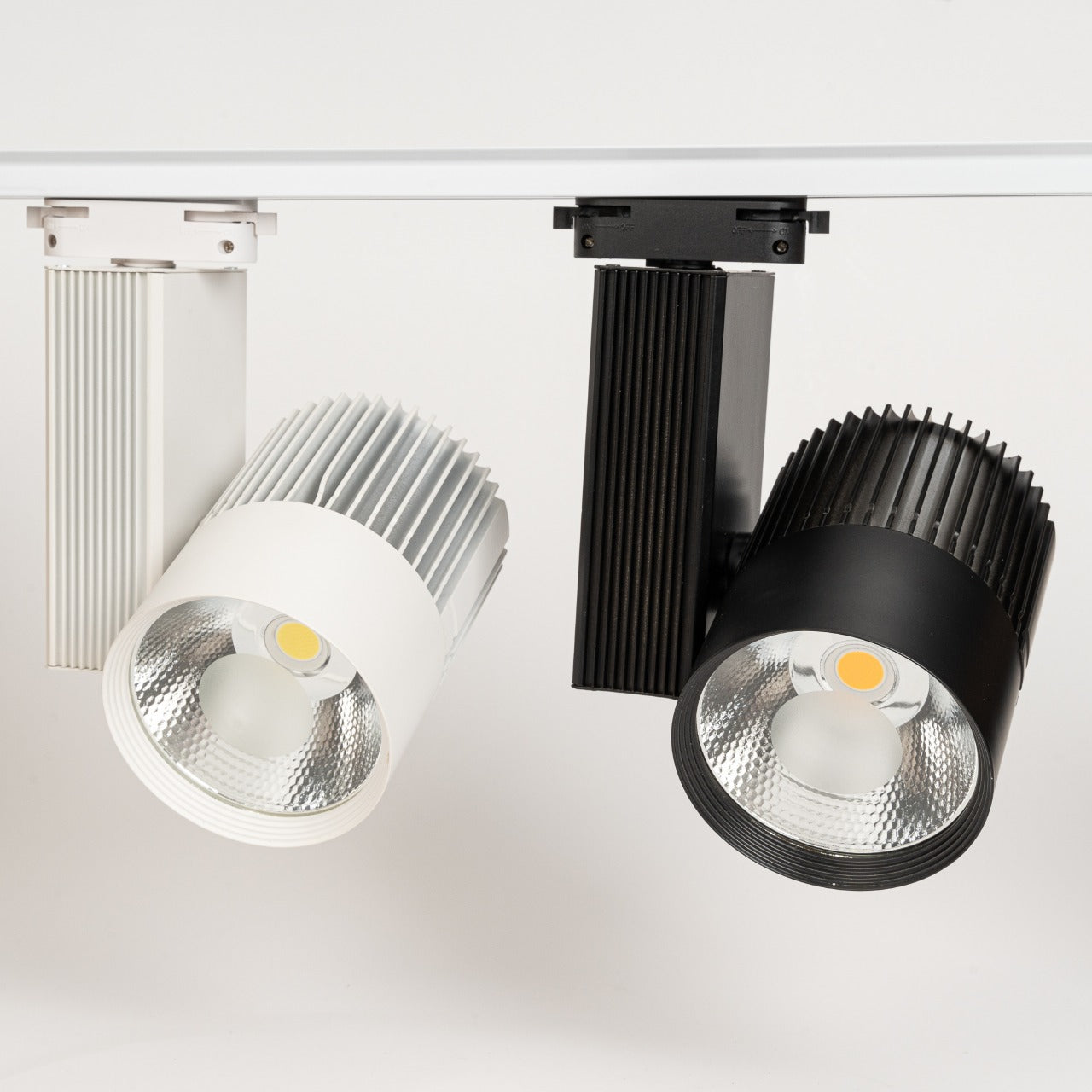 LED Track Lighting - Track Spot - 30W - Round - Natural White 6000K - White - Aluminum