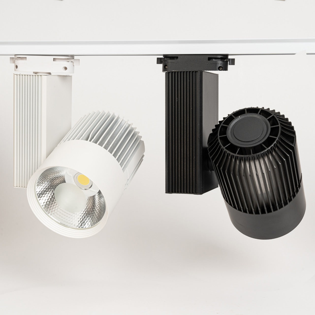 LED Track Lighting - Track Spot - 30W - Round - Natural White 6000K - Black - Aluminum
