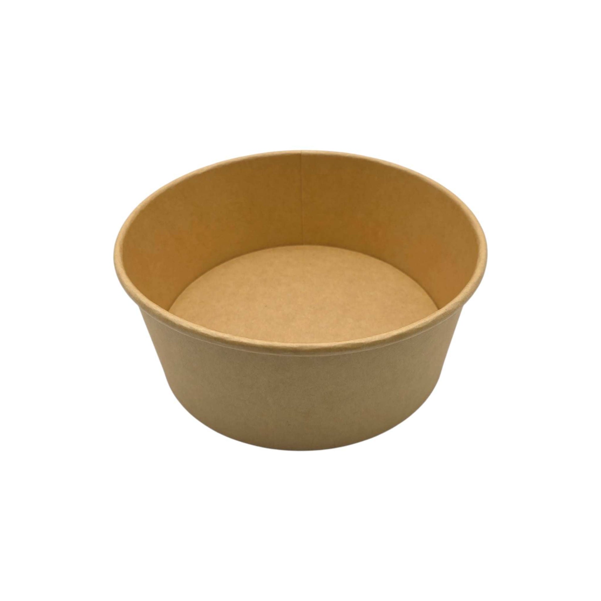 Bruine kraftkartonnen salade en poke bowl beker 750 ml met PE-coating, lekvrij en stevig, geschikt voor warme en koude gerechten.